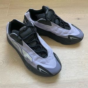 EUC Adidas Yeezy 700 MNVN Geode, Sz 10.5